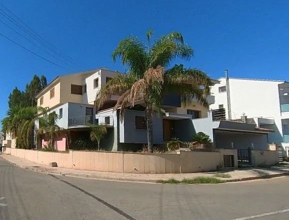 Spacious 6-Bedroom House in Egkomi, Nicosia