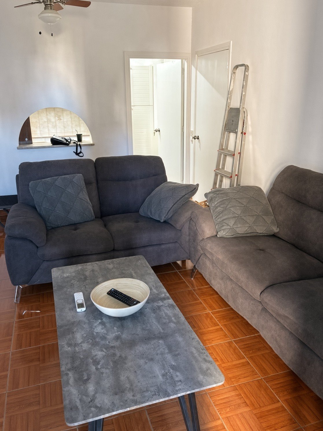 2-bed furnished apartment with pool in Agios Tychon, Limassol photo 5