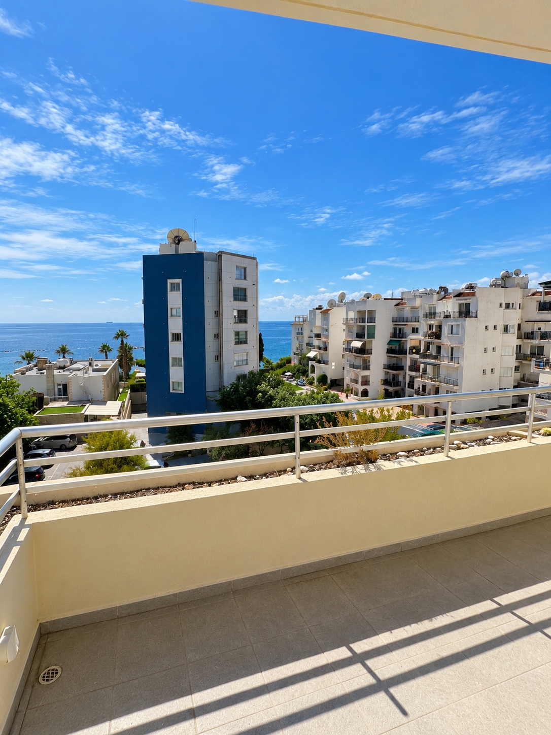 2-Bedroom Apartment 100m From The Sea For Rent