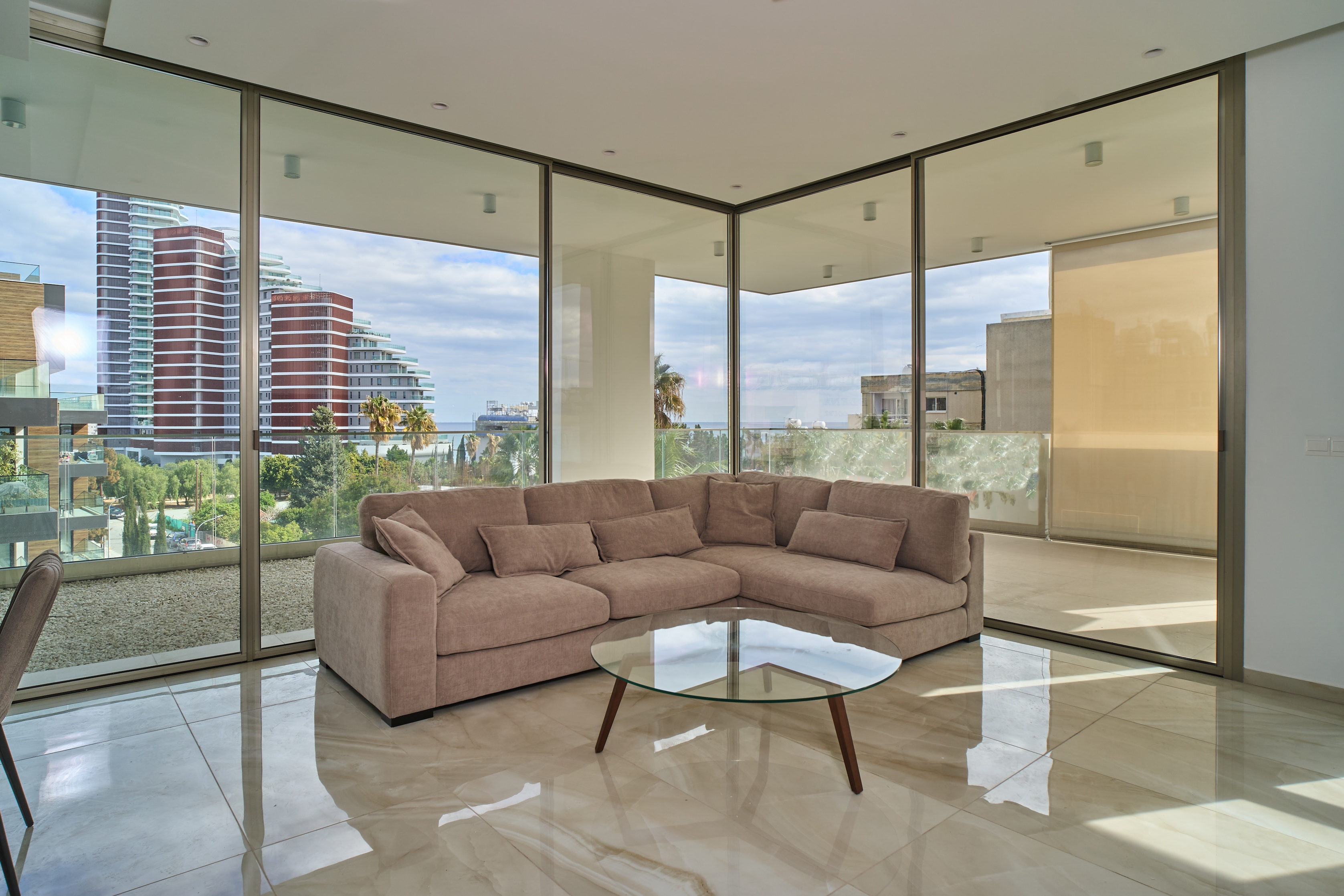 2-bed apartment with pool and garden in Germasogeia photo 2