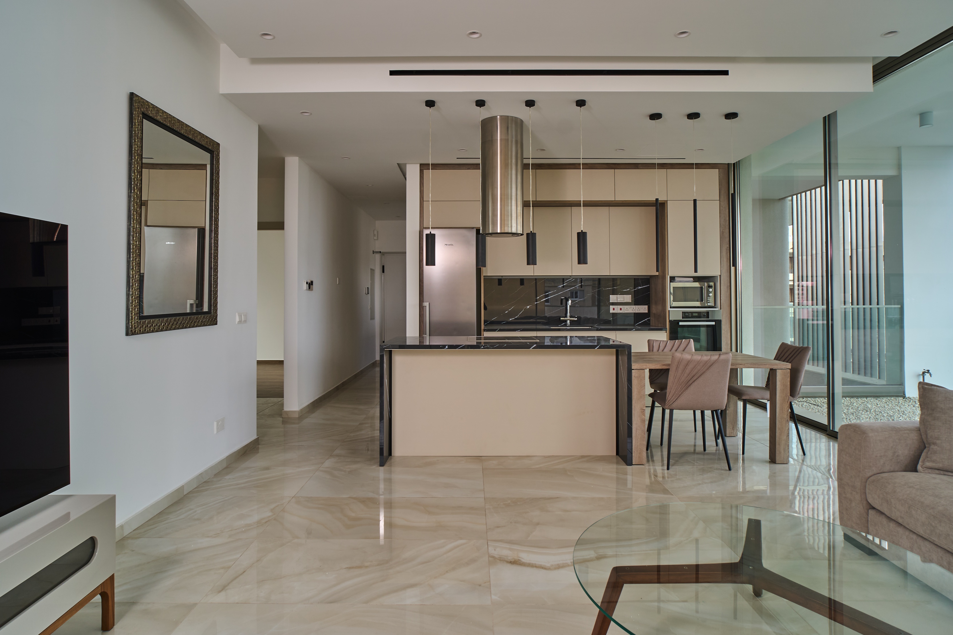 2-bed apartment with pool and garden in Germasogeia photo 4