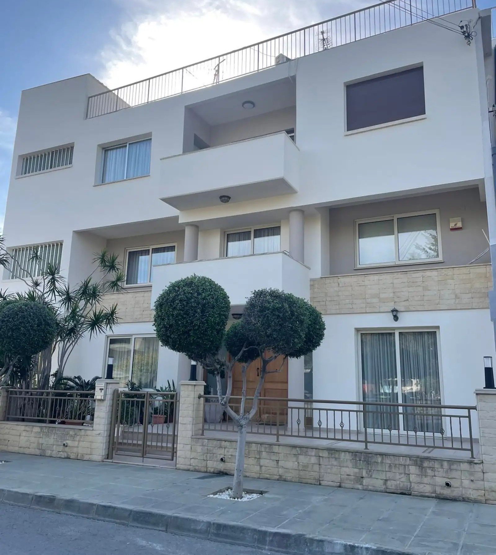 Spacious 4-Bedroom House in Omonia, Limassol