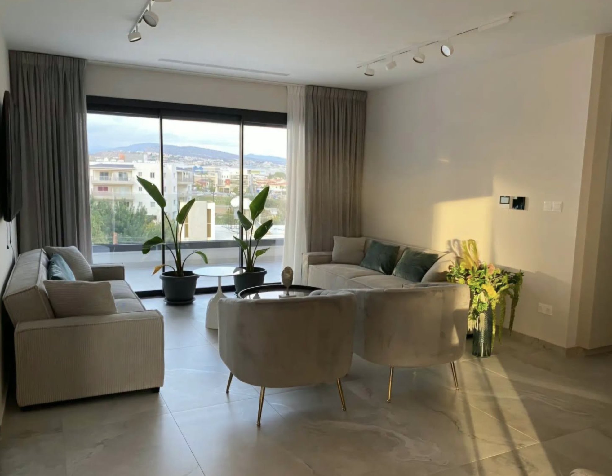 Modern 3-Bedroom Penthouse in Mesa Geitonia, Limassol