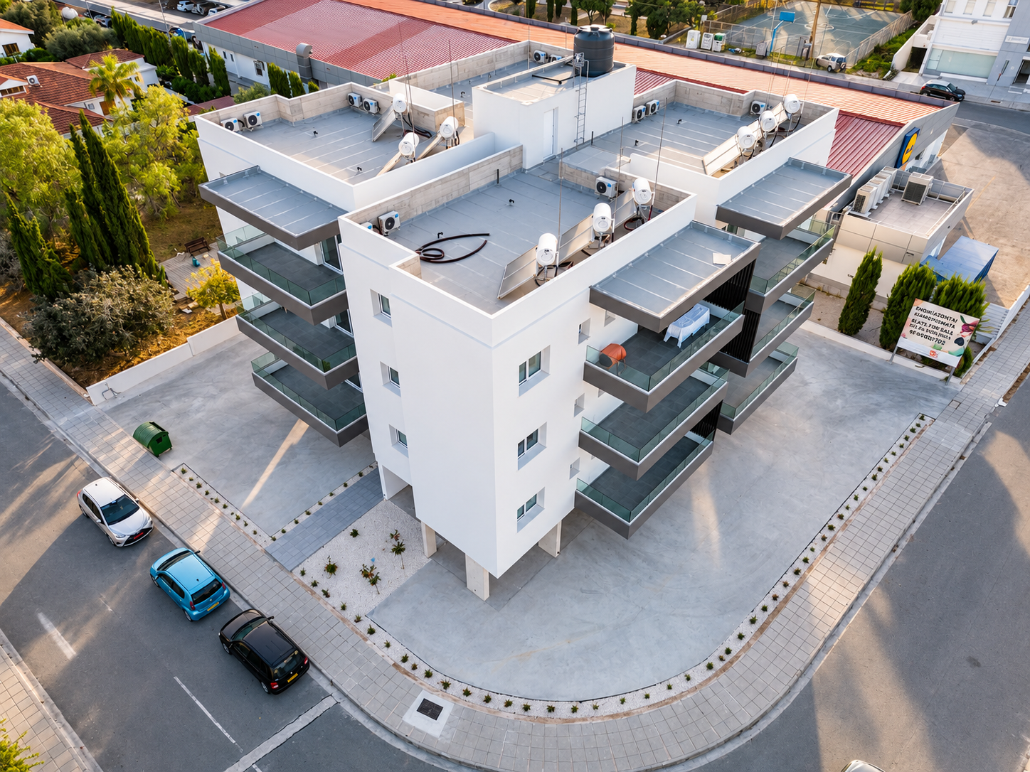 Modern & Spacious 2-Bedroom Apartment with Panoramic Views | Prime Location