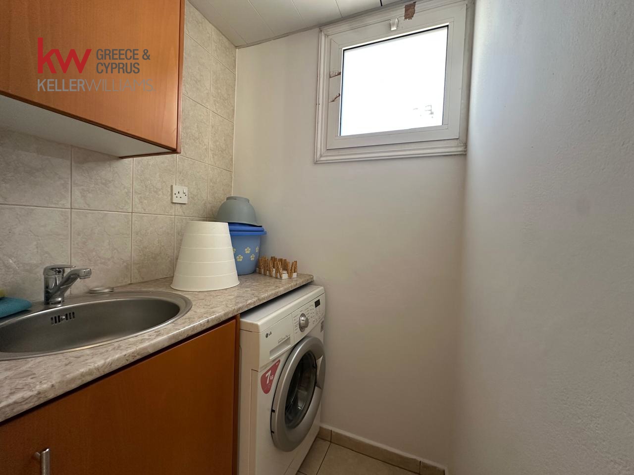 3-bed apartment with veranda on Kennedy Avenue, Nicosia photo 6
