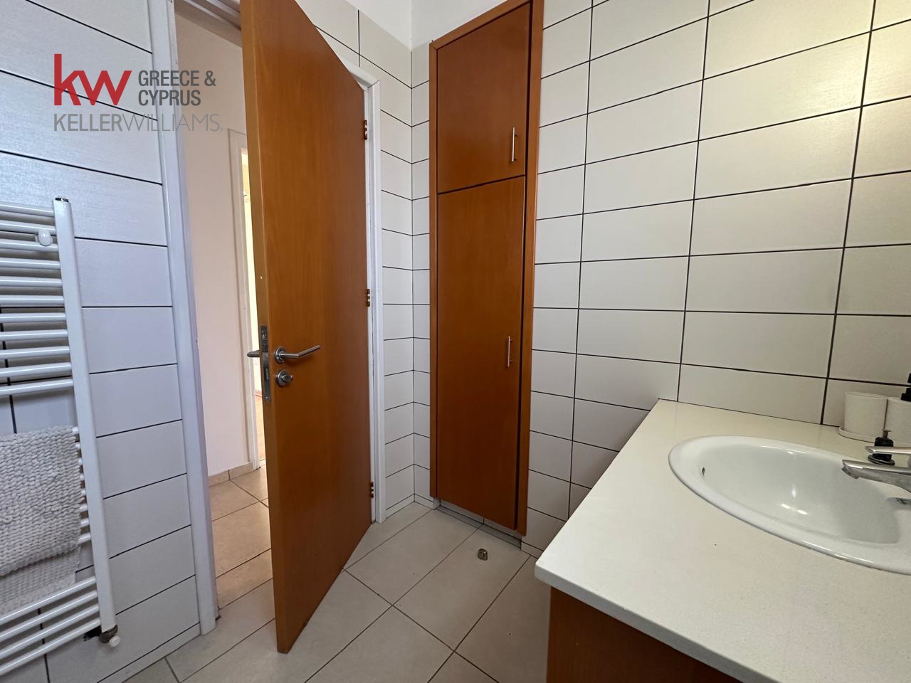 3-bed apartment with veranda on Kennedy Avenue, Nicosia photo 14