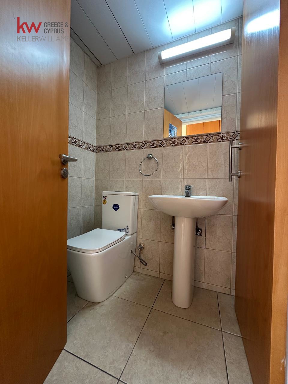 3-bed apartment with veranda on Kennedy Avenue, Nicosia photo 16