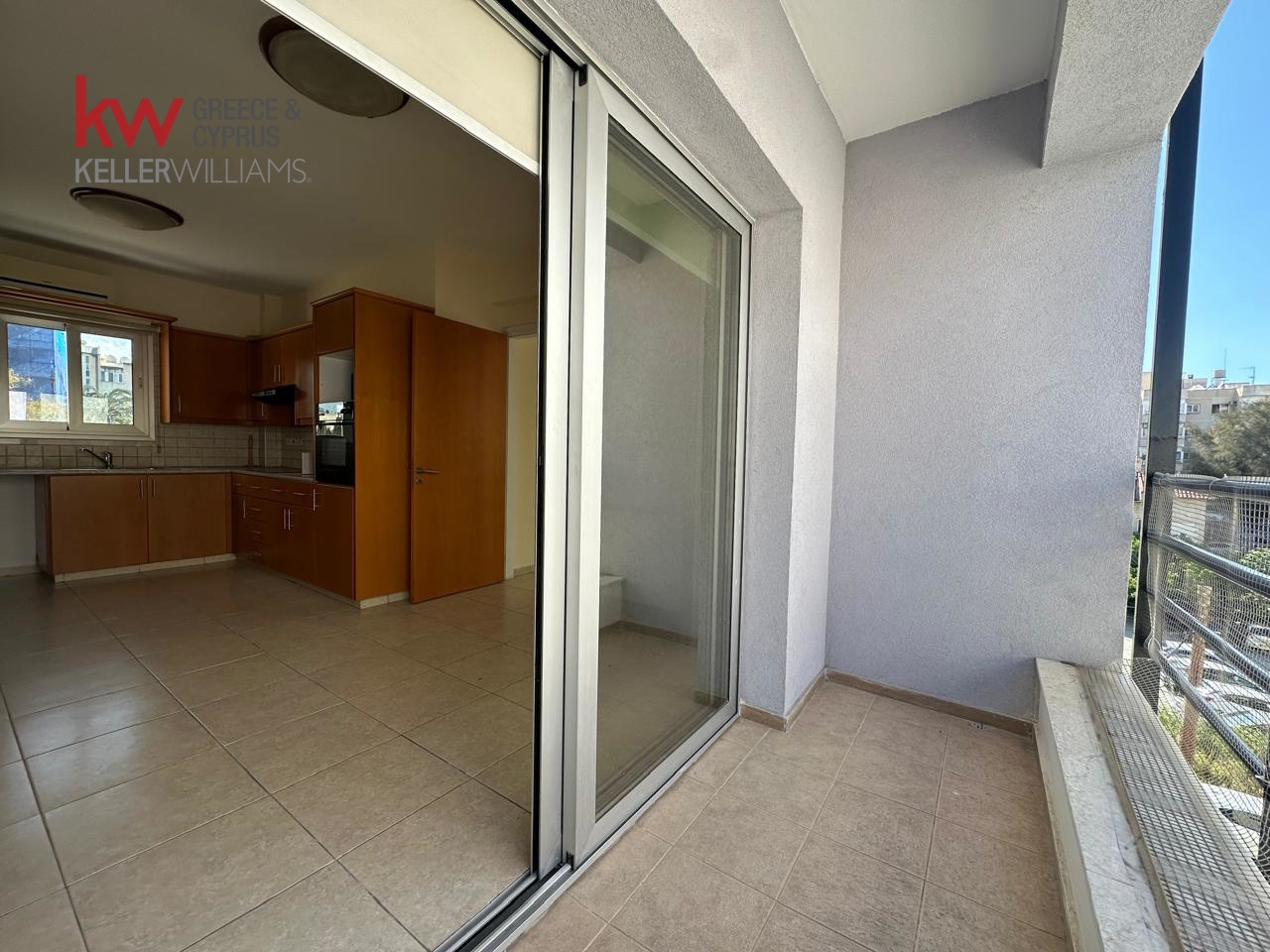 3-bed apartment with veranda on Kennedy Avenue, Nicosia photo 18