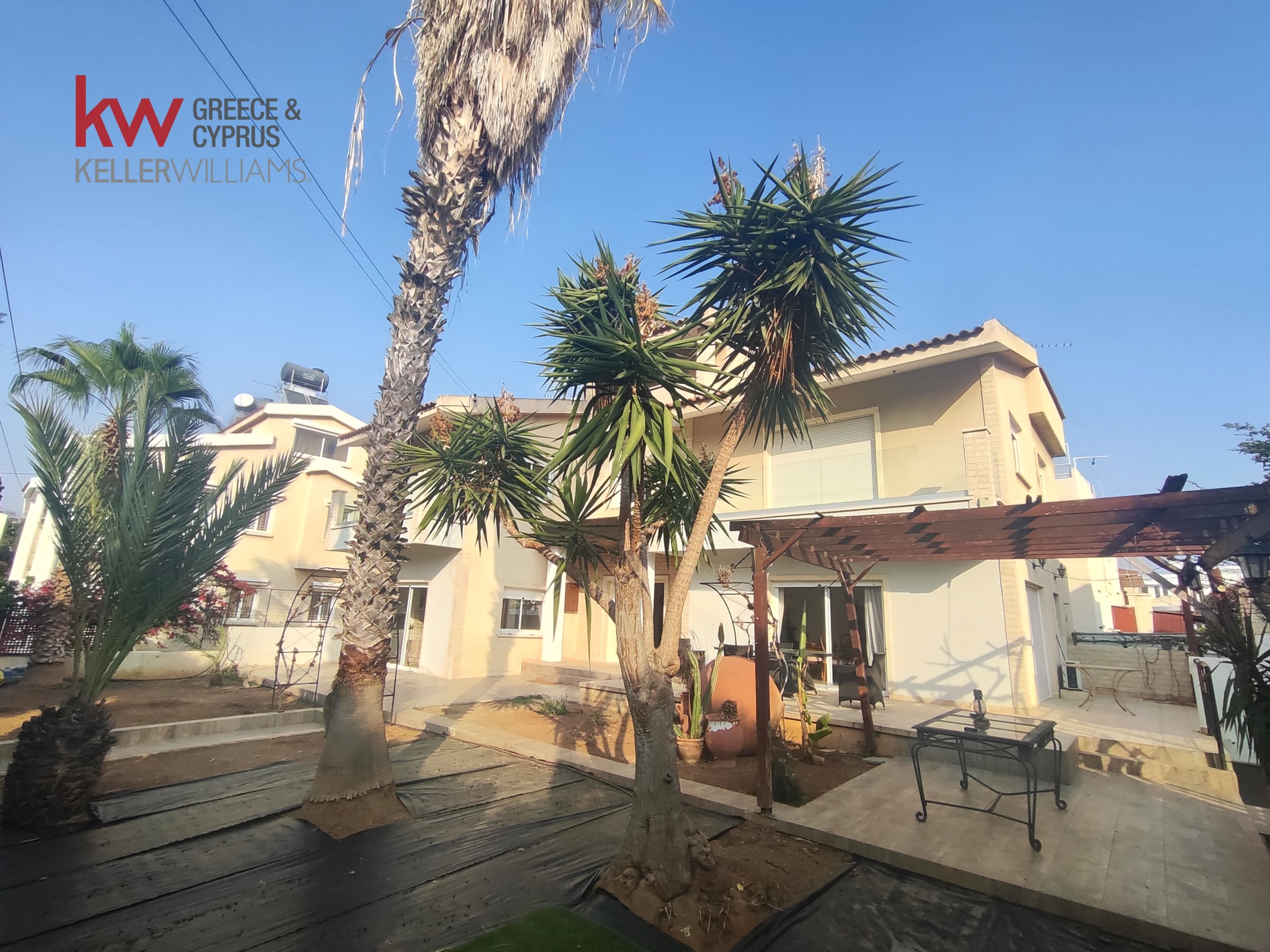 For rent, Larnaca City/Agios Nikolaos, Detached house 400 sqr.m.