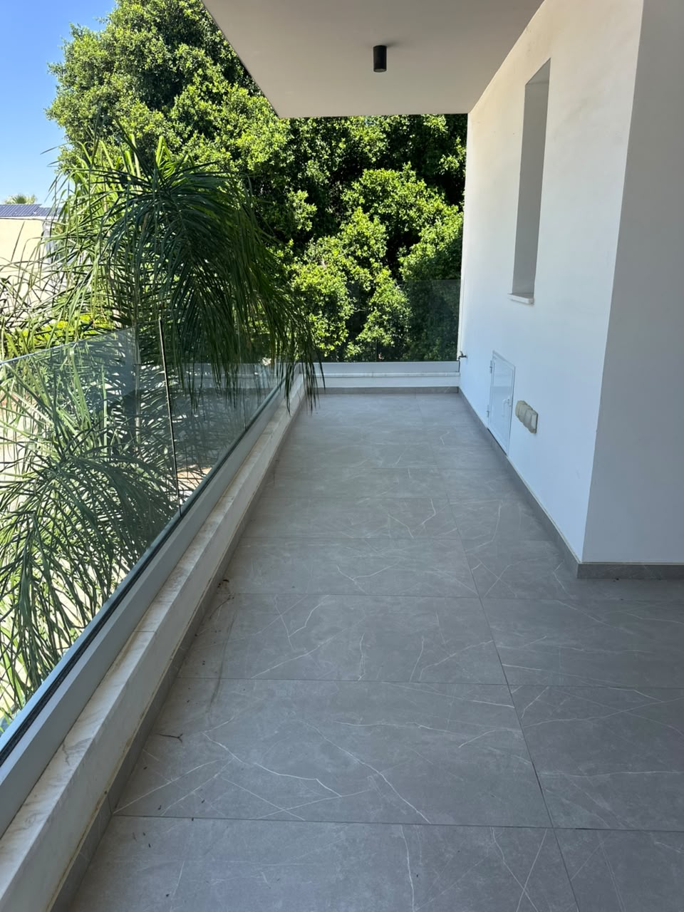Apartment at Mall Area