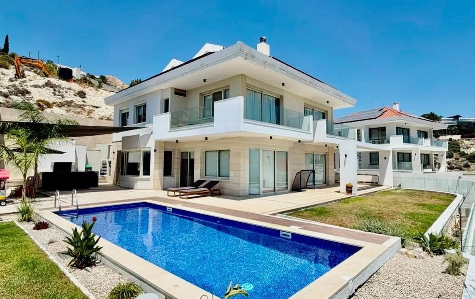 Spacious 5-Bedroom Villa in Agios Tychon, Limassol