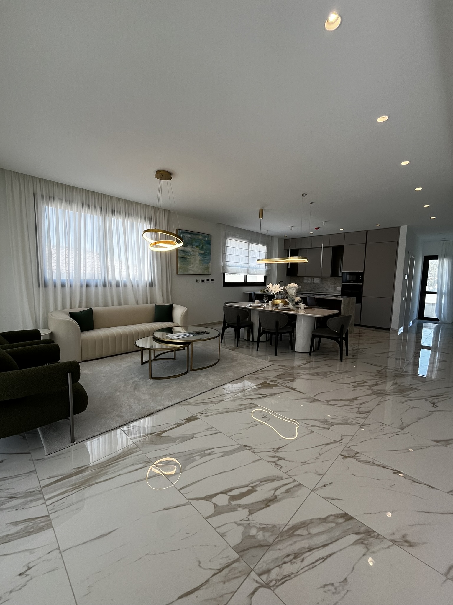 4-bed waterfront maisonette for rent in Zygi photo 9