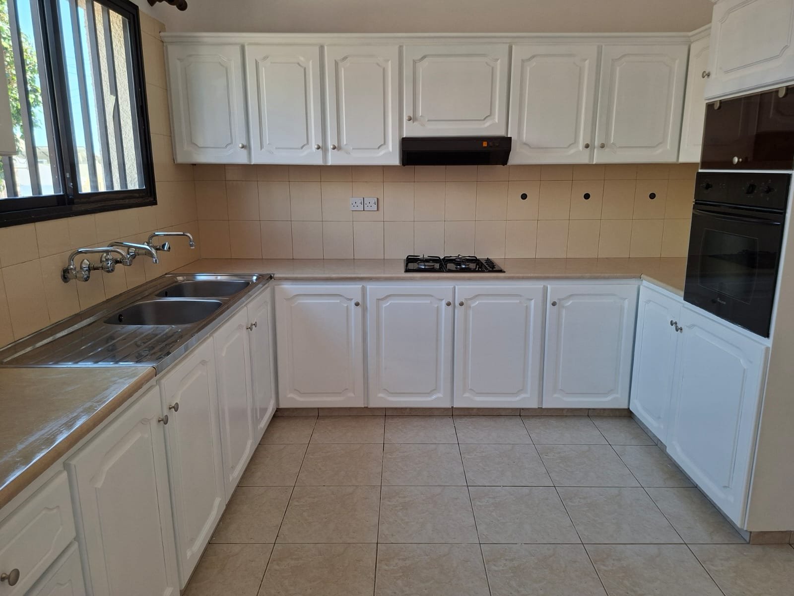 Modern 3-Bedroom Apartment in Agios Athanasios, Limassol