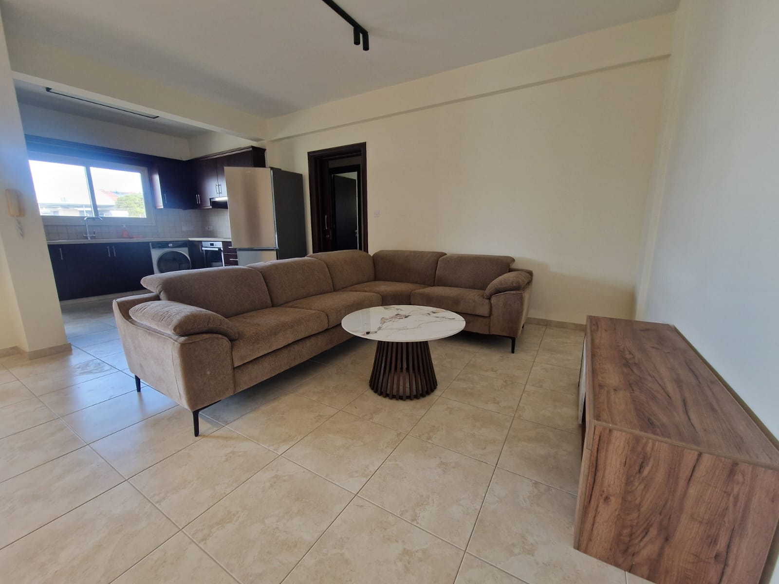 2 Bedroom Spacious apartment Zakaki for Rent