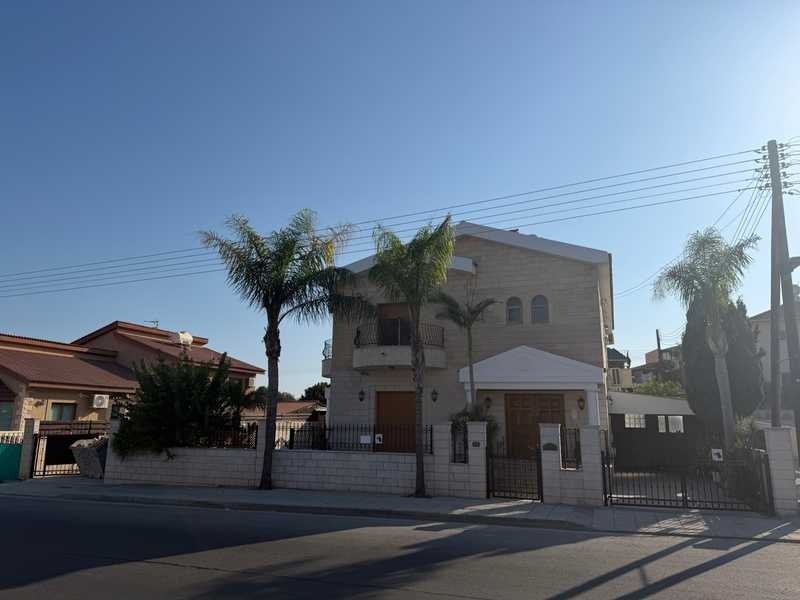 Spacious 5-Bedroom Villa in Trachoni, Limassol